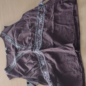 Brown sleeveless plus size shirt